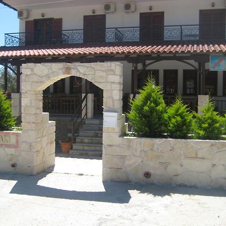 Petradaki Apartments 莫拉卡里瓦 外观 照片